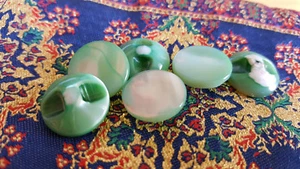 Buttons Real Trocas Mother of Pearl Natural Eyelet Various Colours & Sizes - Picture 1 of 13