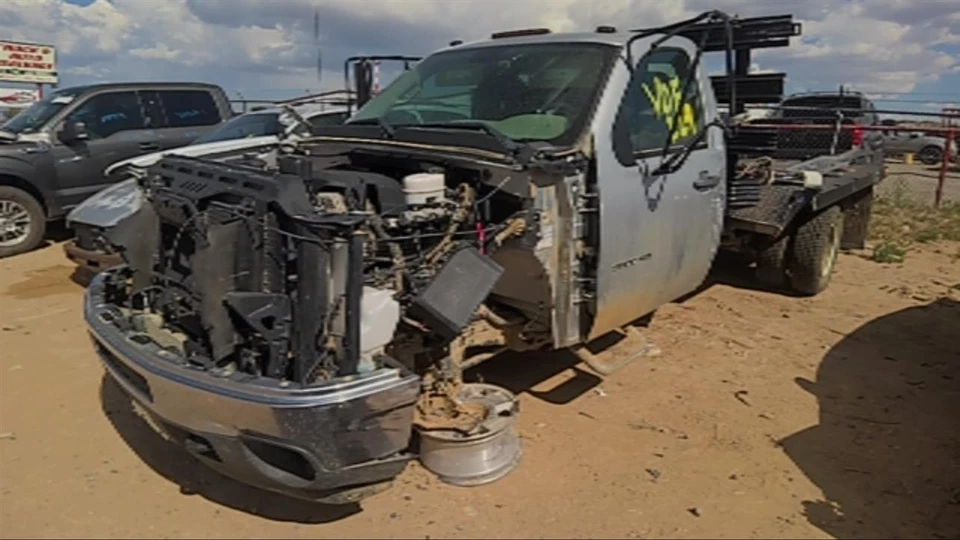 二手左前门把手 适合:2011 Gmc Sierra 3500 拾音器门 fron — 第 1/4 张图片