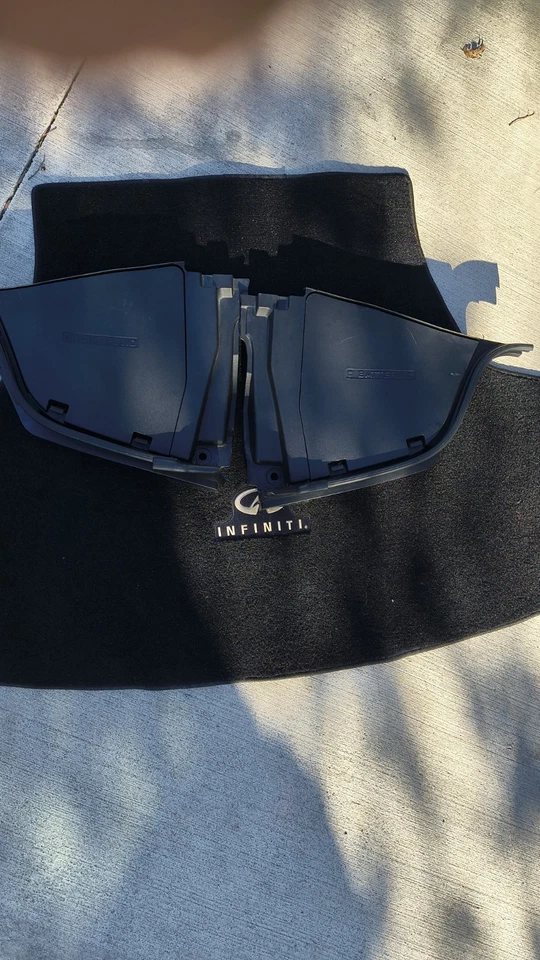 Panel de cubierta de batería y freno Infiniti M37s Foto 1 de 4