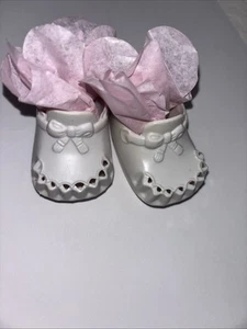 Vintage Doll Shoes~Slip On Style~white Vinyl Shoes Molded Bow Decor 50/60s 2.25” - Picture 1 of 10