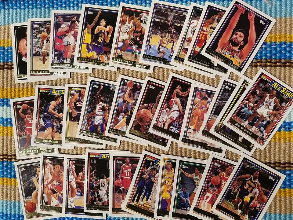 Лот из 30 золотых баскетбольных карточек 1992-1993 Topps со звездами почти как новые+ - Изображение 1 из 3