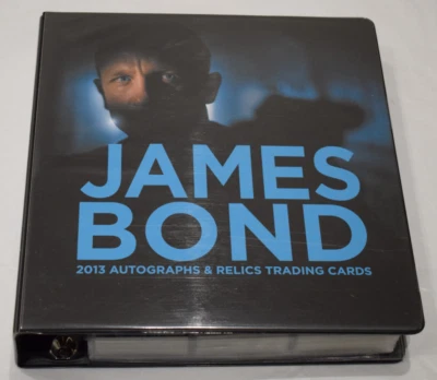 James Bond Autógrafos y Reliquias 2013 MINI MASTER SET 300+ Tarjetas + Carpeta + AUTO Foto 1 de 4