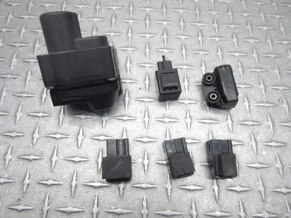 Yamaha FZ1 FZ1000 FZ1S 2009 06-10 surtido relé eléctrico fusible lote mixto Foto 1 de 4