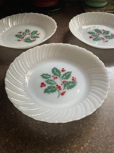 Termocrisa Christmas Holly Berry Milk Glass 7.5'' Salad Bowls Vintage Set of 3 - Picture 1 of 10