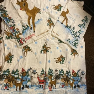 Vintage Rudolph Island Misfit Toys Flannel Bed Sheet FULL SIZE Top Sheet Pillows - Imagen 1 de 9