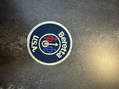 Beretta EE. UU. Armas de Fuego Logo Parche Bordado Hierro Coser Vintage Retro Chaqueta Sombrero Foto 1 de 2