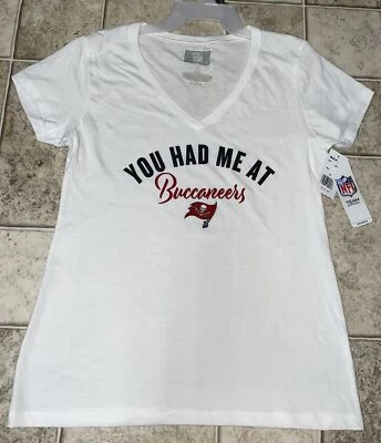 NWT Women's White Tampa Bay Buccaneers Bucs V-neck T-shirt Size XLarge XL - Image 1 of 4