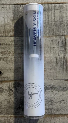 IT Cosmetics Heavenly CC+ Skin Perfecting Brush No 702 - Sealed - Image 1 of 4