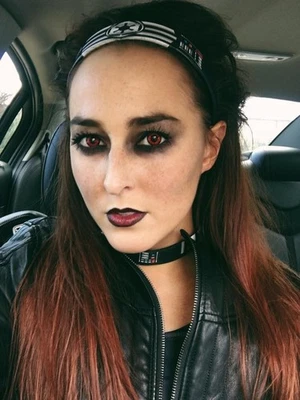 Gargantilla y diadema de cuero sintético Darth Vader perfectas para disfraces Foto 1 de 4