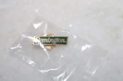 REMINGTON BARRA VERDE LOGO COLECCIONABLE SOLAPA PASADOR CUELLO CORBATA TACHUELA NUEVO EN ENVOLTURA DE PLÁSTICO Foto 1 de 2