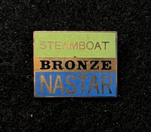 BARCO DE VAPOR NASTAR BRONCE Esquí Pin COLORADO Resort Souvenir Viaje - Imagen 1 de 3