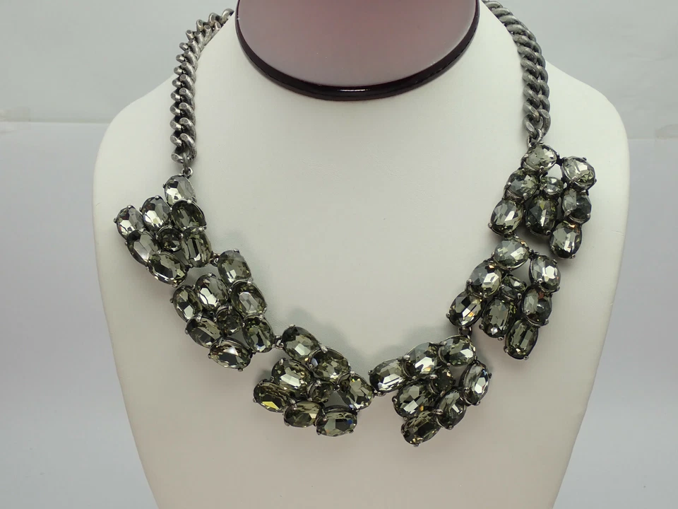 Collar de peltre J Crew de 18" con racimo de diamantes de imitación dorados ahumados Foto 1 de 4