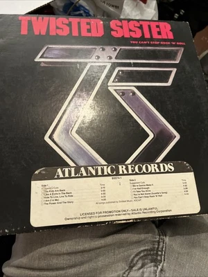 Twisted Sister 1983 “You Can’t Stop Rock’n’Roll” Gold Promo Stamp LP 80074-1 - Imagem 1 de 4