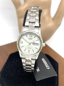 Reloj Citizen Mujer EQ0540-57A Cuarzo Esfera Plateada Día Fecha Pequeño 25mm Acero - Imagen 1 de 13