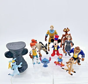 Lote de 11 figuras sueltas de personajes de juguete de Disney  - Imagen 1 de 2