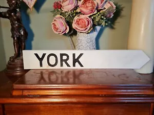 York Aged Basic Old Style British Road Sign University - Picture 1 of 3