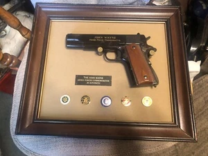 The FranklinMint John Wayne Armed Forces Commemorative Colt45 Automatic - Picture 1 of 6