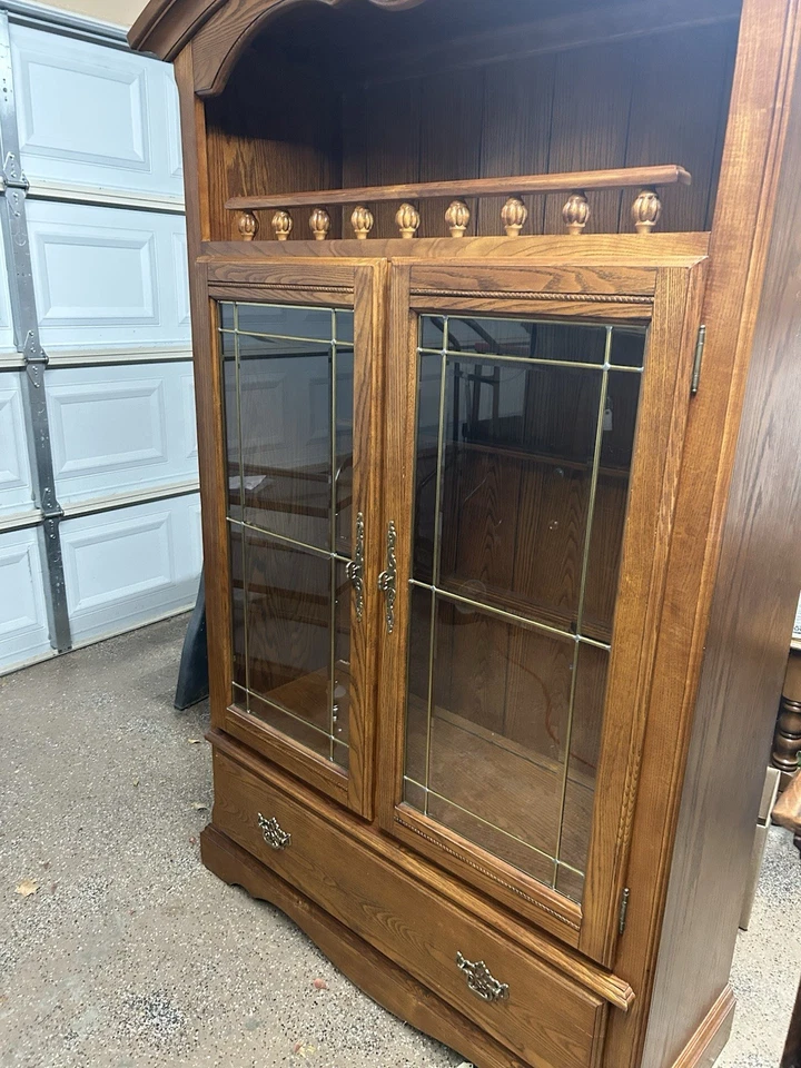 Vitrina de roble iluminado/China Hutch Foto 1 de 4