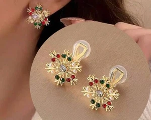 Clip on 1" gold, red, green and pearl snowflake button style earrings - Picture 1 of 4