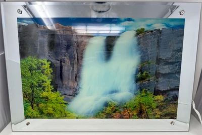 Lámpara de Letrero de Pared Movimiento Cascada Iluminada De Colección 25.5"x18" Efecto Agua Móvil Funciona Foto 1 de 4