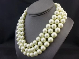 Kenneth Jay Lane KJL dreifache 3-Strang ikonische Barbara Bush weiße Perlenkette - Bild 1 von 8