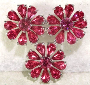 VTG GORGEOUS PINK RS FLOWER TRIPLE CLUSTER BROOCH PIN - Picture 1 of 2