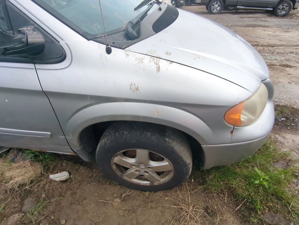 Guardabarros de pasajero Dodge Grand Caravan NKHNO Foto 1 de 1