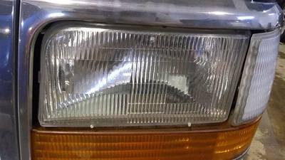 Driver Left Headlight From 8501 GVW Fits 92-97 FORD F250 PICKUP 473170 - Image 1 of 4
