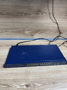 NETGEAR ProSafe GS724T v3 24-portowy inteligentny przełącznik Gigabit Ethernet - Zdjęcie 1 z 10
