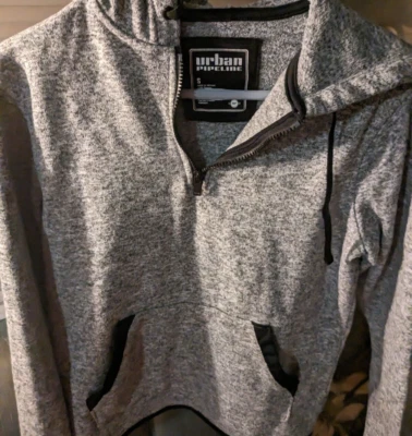 Sudadera con Capucha Urban Pipeline Talla Pequeña Pullover Gris Manga Larga Bolsillo Foto 1 de 3