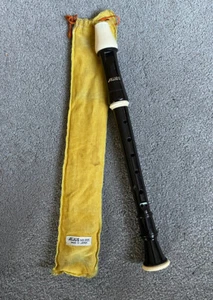AULOS DESCANT RECORDER WITH CASE - BROWN & WHITE - GOOD CONDITION - Picture 1 of 8