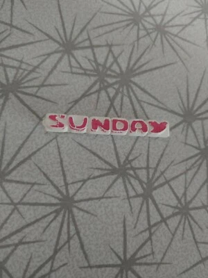 ¡VERDADERO! De colección Años 70 Pinza de Pelo A Presión Peine Apretado Pasador BUENO Blanco Rosa DOMINGO ¡DIFÍCIL DE ENCONTRAR! Foto 1 de 3