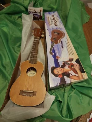 MITCHELL SOPRANO UKULELE MU40NT DEMO OPEN BOX WITH INSTRUCTIONS/ BASIC CHORDS - Image 1 of 4