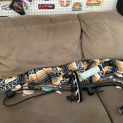 Grifo de cocina Delta Trask Touch negro mate 19933T-BLSD-DST TOUCH2O Foto 1 de 4