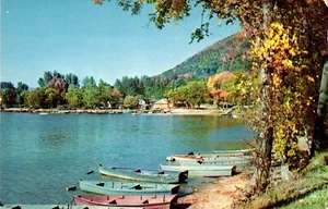 Postcard boats on the lake, Twin Lakes, Connecticut - Picture 1 of 2