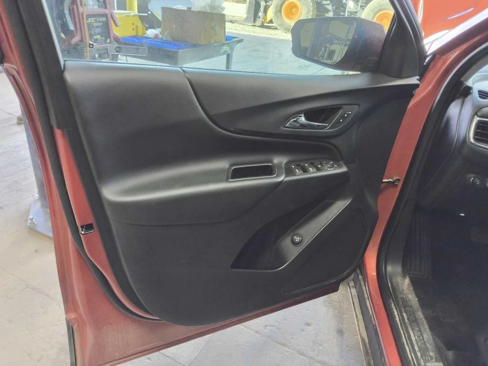 EQUINOX   2020 Front Door Trim Panel 652670 - Image 1 of 1