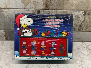 Peanuts • A Charlie Brown Christmas Dominoes Game 28 Super Sized Pcs • New - Picture 1 of 4