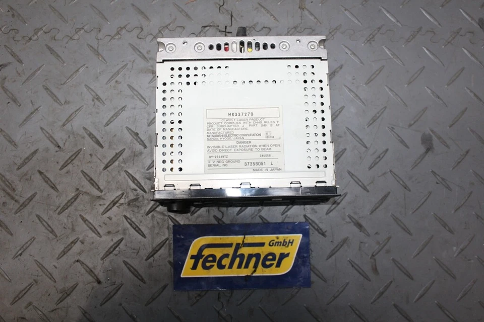Radio Mitsubishi Pajero III V60 MR337279 CD W142 - Bild 1 von 3