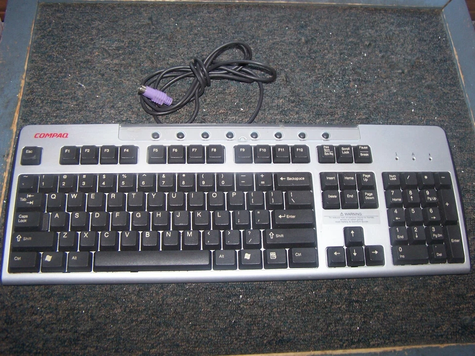 Compaq PS/2 Silver/Black Model SDM4700P P/N 271122-001 - Image 1 of 1