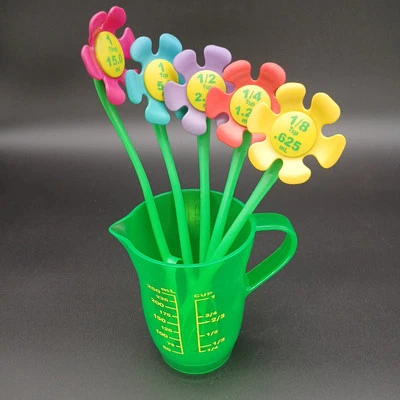 Conjunto de colheres e xícaras de medição de flores  - Imagem 1 de 4