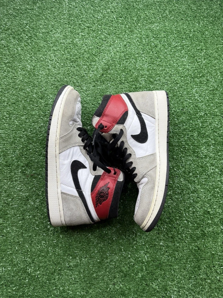 Talla 9.5 - Jordan 1 Retro Alto OG Gris Humo 2020 Foto 1 de 4
