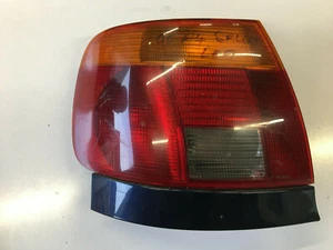 AUDI A4 LIMOUSINE 1995-1997 BREMSLEUCHTE HINTEN LINKS LAMPE 8D0945111A 8D0 945 111A - Bild 1 von 4