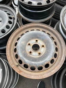 4 cerchi in acciaio 6x15 ET45 Passat B3 Audi 100 Audi A4 Audi A6 8D0601027 2150924 - Foto 1 di 3