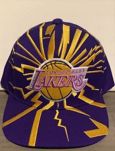 Los Angeles Lakers Mitchell and Ness SnapBack (vintage earthquake pattern) NWT - Picture 1 of 4