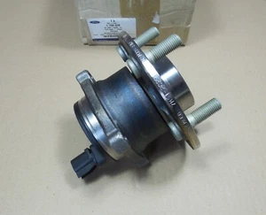 Ford Radnabe hinten Focus + C-Max + Cabriolet Ford-Finis 1766628 7M51-2C299-AD - Picture 1 of 11