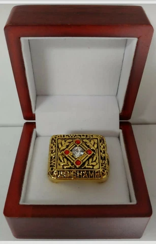 Hank Aaron - 1957 Milwaukee Braves World Series Ring WITH Wooden Box Cover