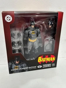 MAFEX No.270 Knight Crusader Batman Black Ver. Medicom Spielzeugausstellung 2025 USA - Bild 1 von 3