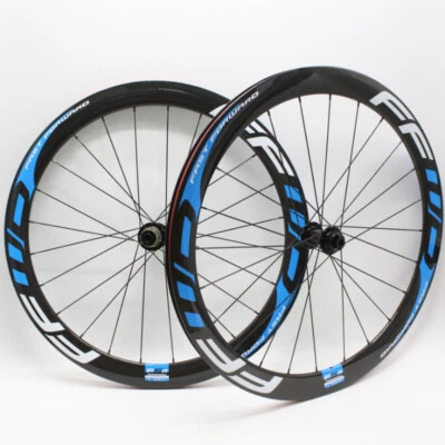 700C Road Bike Carbon Wheelset Disc Brake Thru Axle Bike Clincher Tubeless Rims - Image 1 of 4