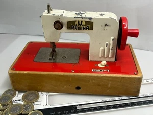 1950s Regina Toy Sewing Machine – Vintage Red Gift, Rare Collector’s Item - Picture 1 of 7