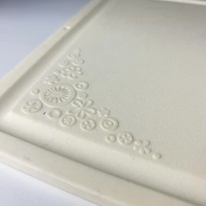 Vintage MCM White Rubbermaid Cutting Board with 70’s Floral design - Picture 1 of 7